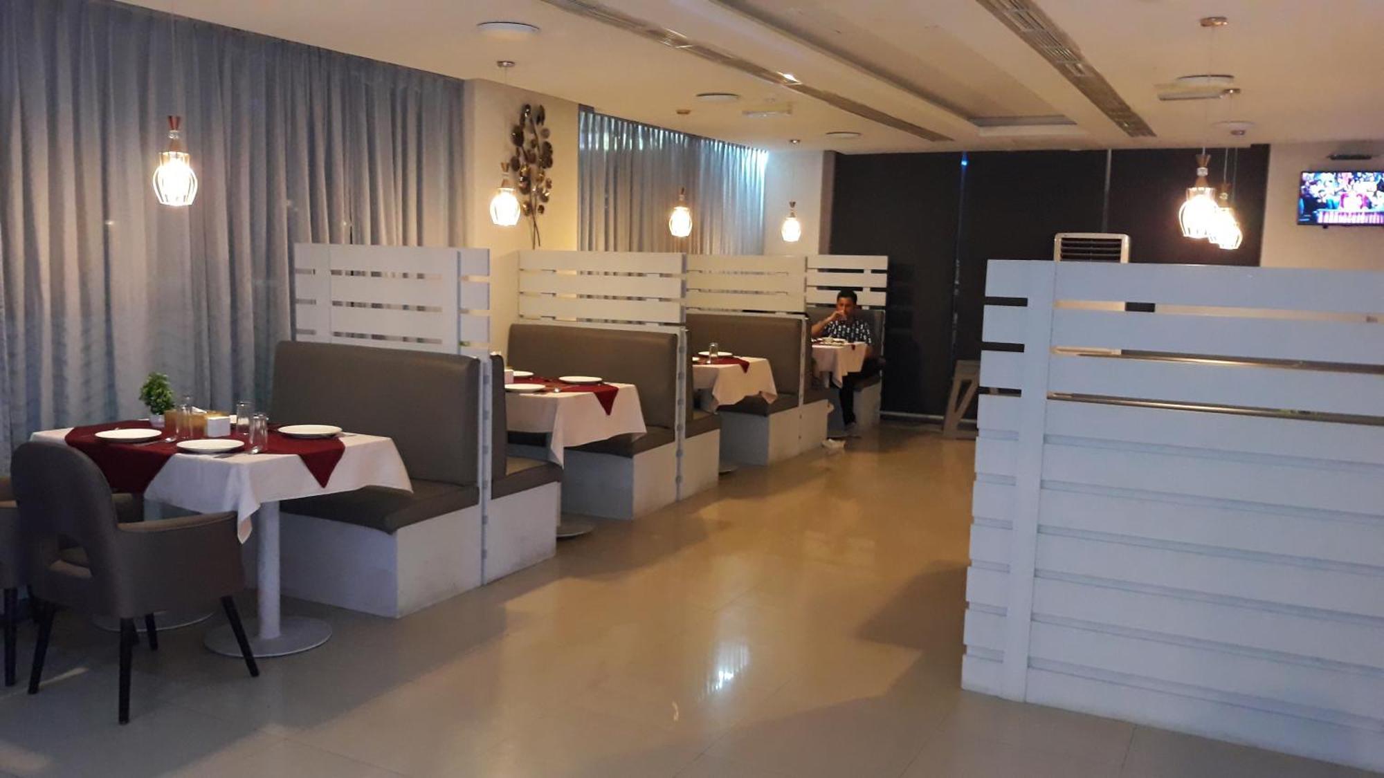 Savoy Grand Aparthotel Maskat